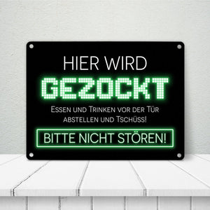 Hier wird gezockt Metallschild für Gamer in violett