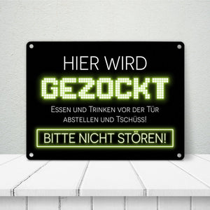 Hier wird gezockt Metallschild für Gamer in violett