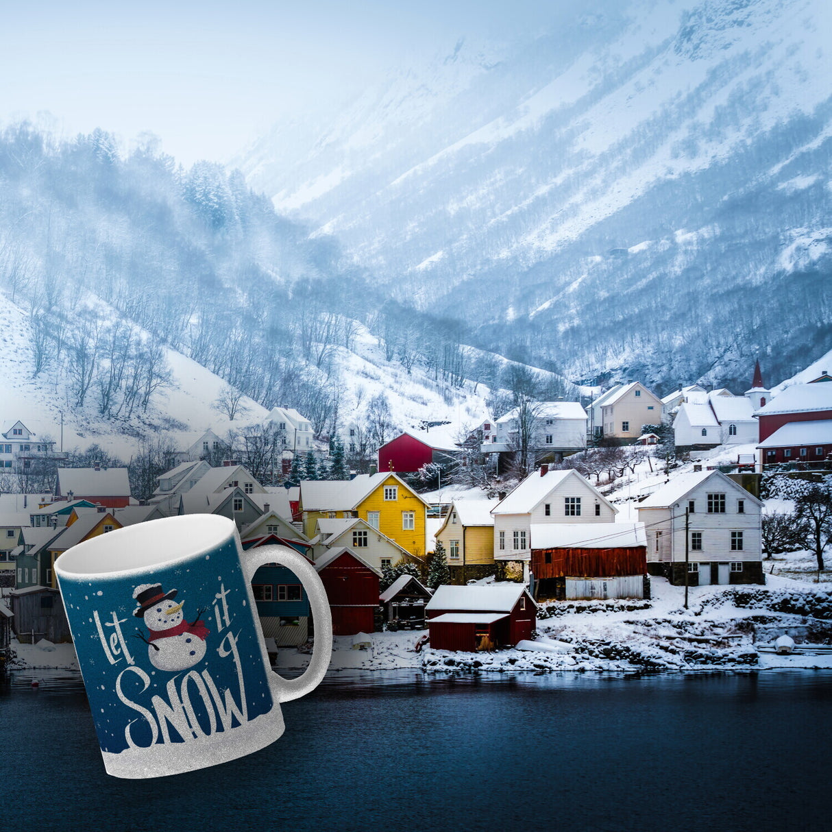 Let it Snow Kaffeebecher mit süßem Schneemann und Schneeflocken