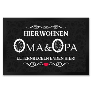 Hier wohnen Oma & Opa Fußmatte im Vintage-Look