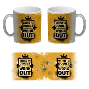 When in doubt Work out Kaffeebecher mit motivierendem Spruch in {Gelb}