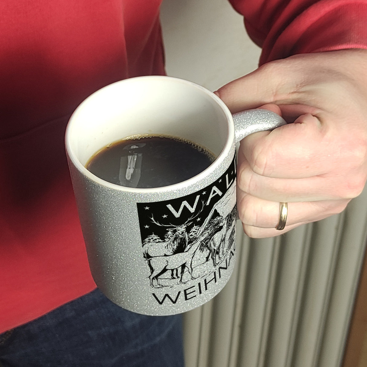 Kaffeebecher zum Thema Weihnachten im Wald -weiß