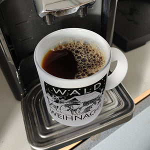 Kaffeebecher zum Thema Weihnachten im Wald -weiß