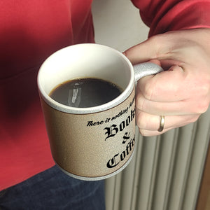Büchernarr Kaffeebecher im Buchdesign mit Spruch