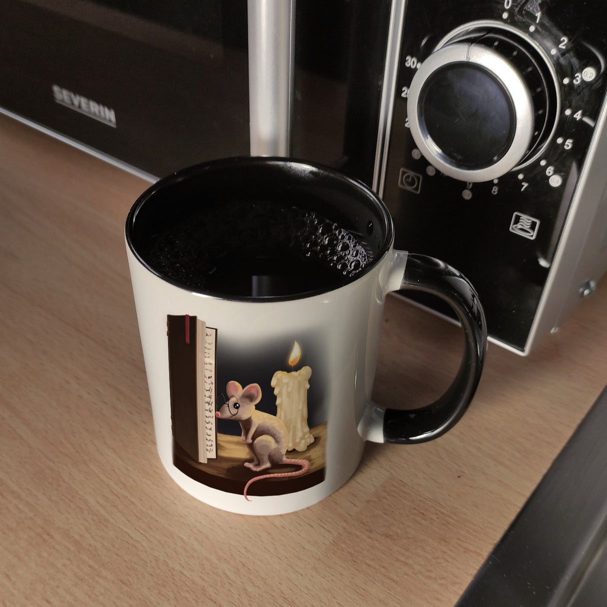 Leseratte und Buch Kaffeebecher mit niedlichem Nager