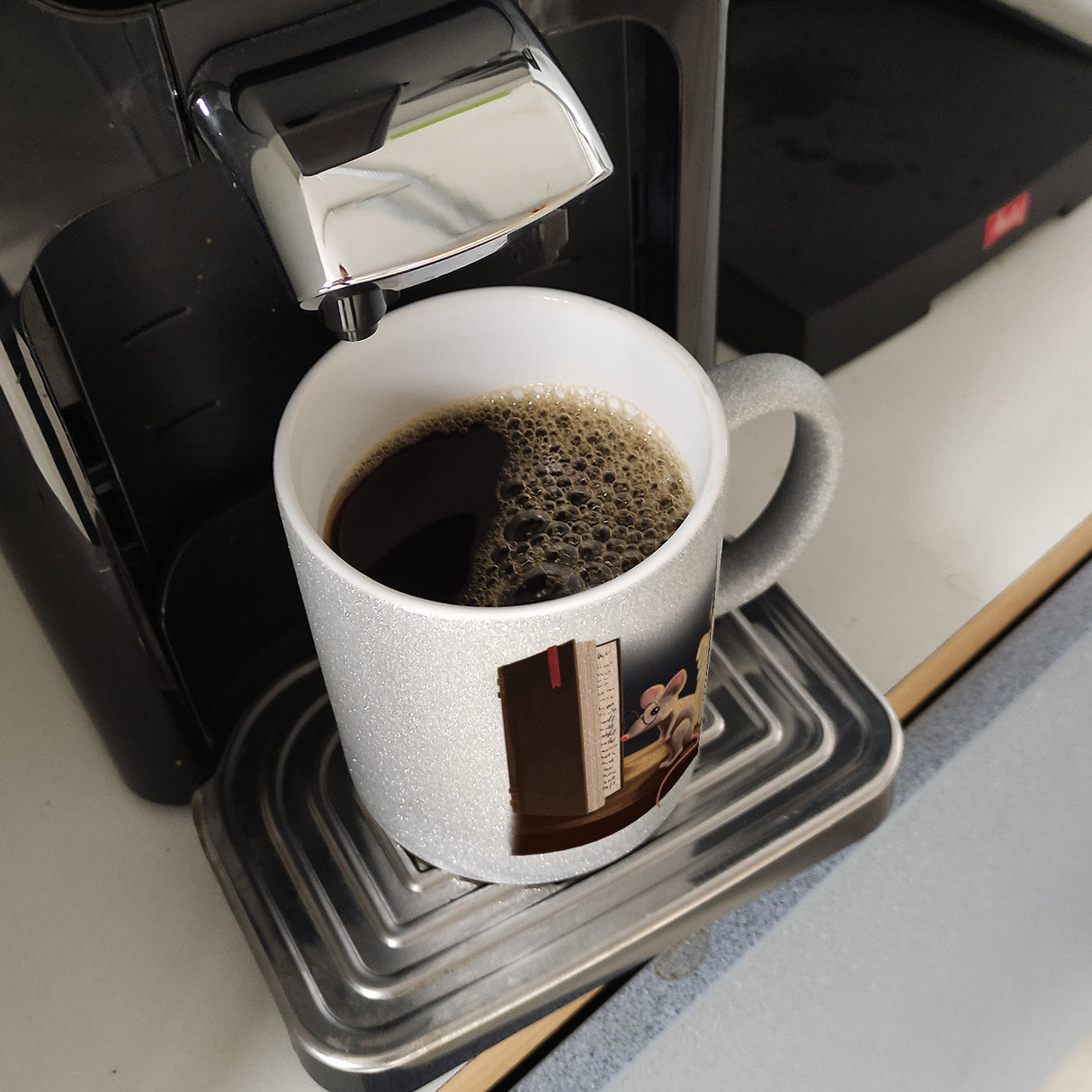 Leseratte und Buch Kaffeebecher mit niedlichem Nager