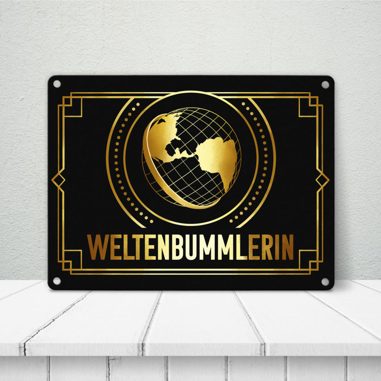 Weltenbummler Metallschild mit goldenem Globus und Reisemotiv
