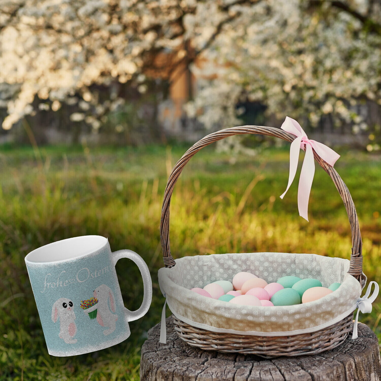 Frohe Ostern Kaffeebecher mit süßen Häschen
