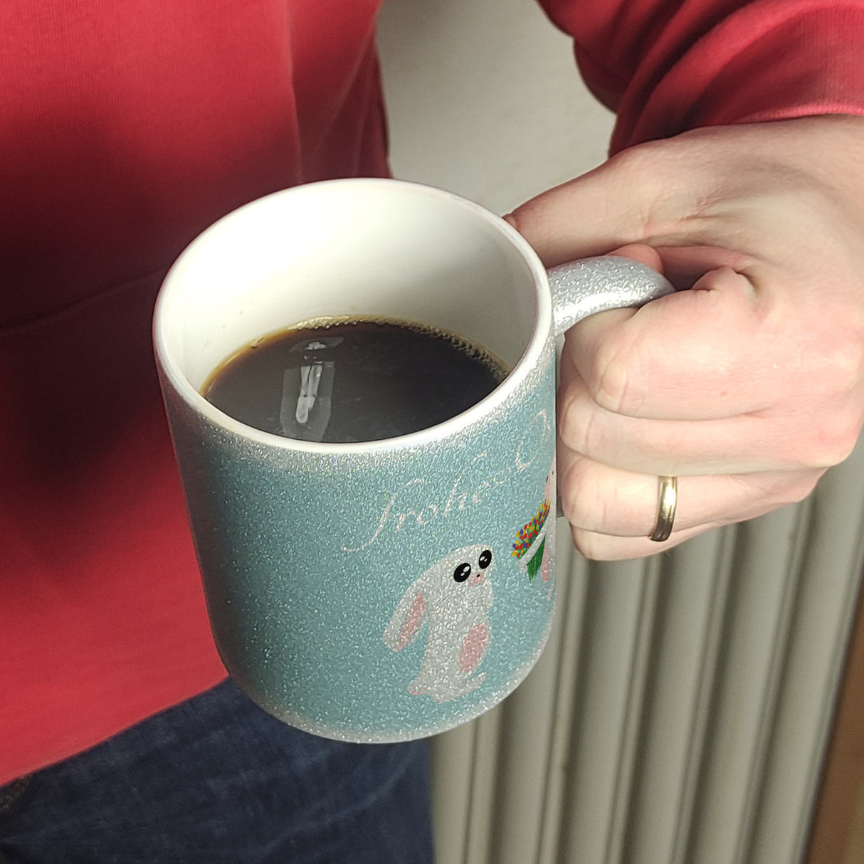 Frohe Ostern Kaffeebecher mit süßen Häschen