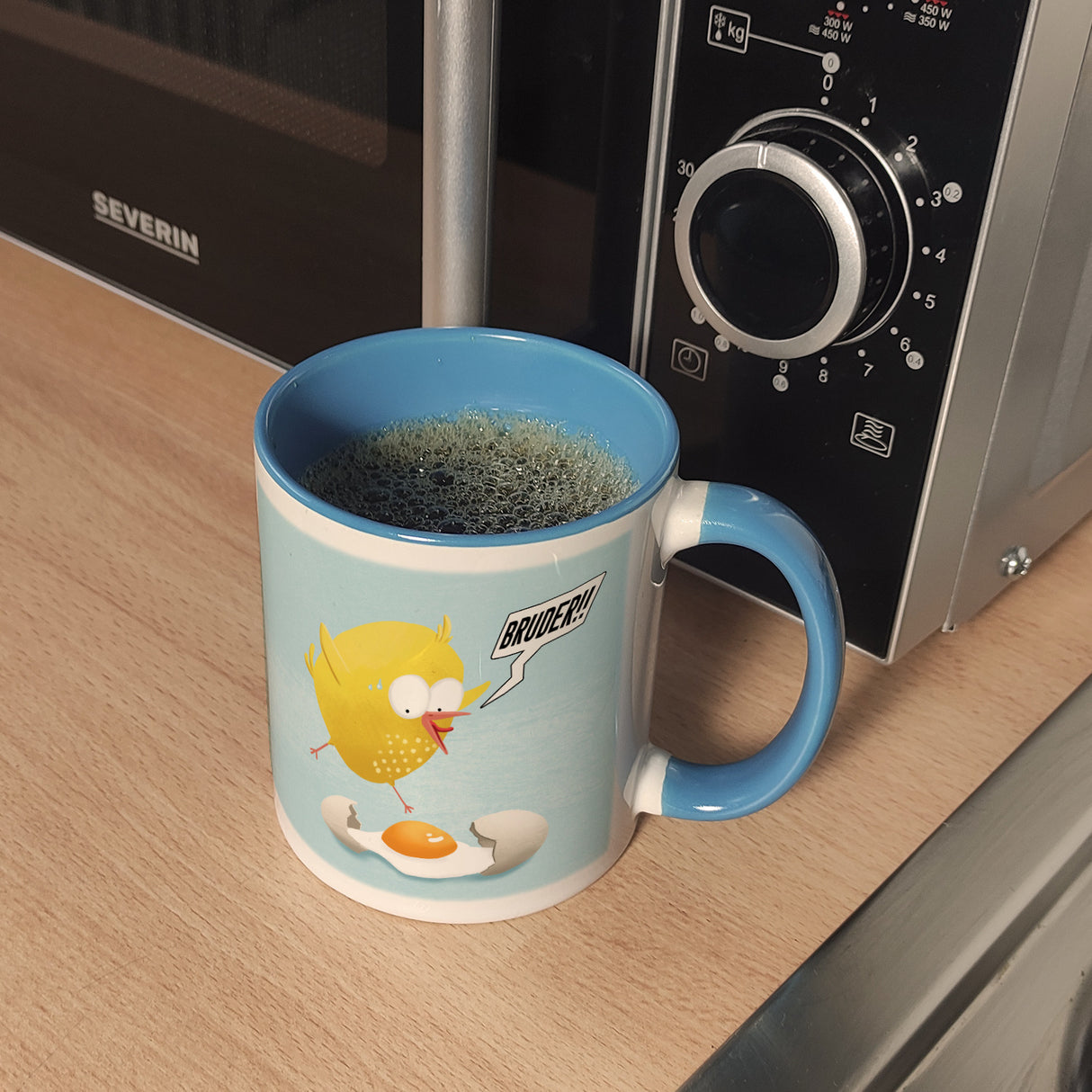 Niedliches Küken mit Ei Kaffeebecher