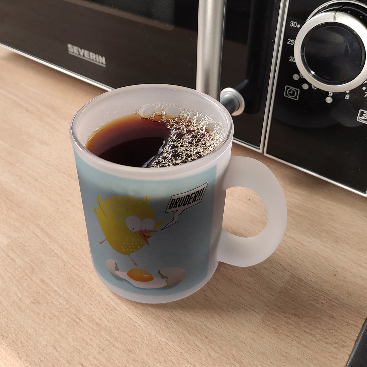 Niedliches Küken mit Ei Kaffeebecher