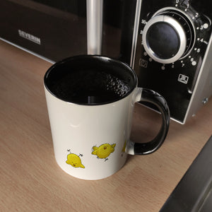 Huhn im Nest mit Küken Kaffeebecher
