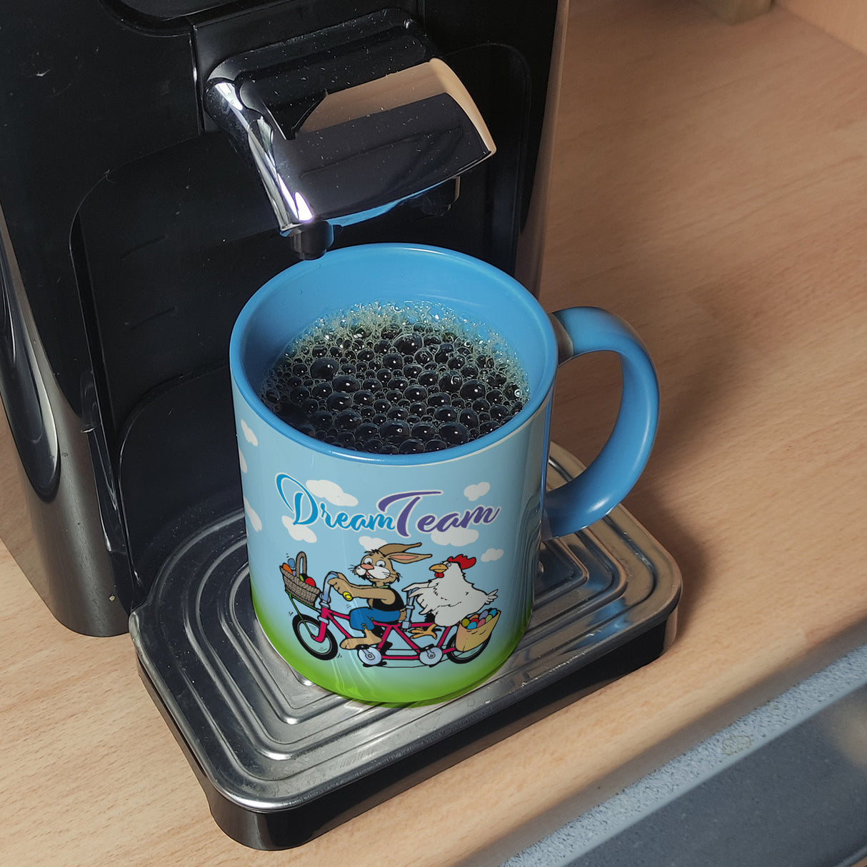 Osterhase und Huhn auf Tandem Kaffeebecher Thema Ostern