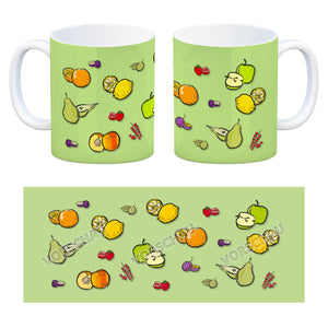 Kaffeebecher in lila zum Thema Obst mit verschiedenen Früchten