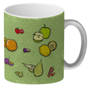 Kaffeebecher in lila zum Thema Obst mit verschiedenen Früchten