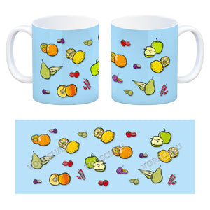 Kaffeebecher in lila zum Thema Obst mit verschiedenen Früchten