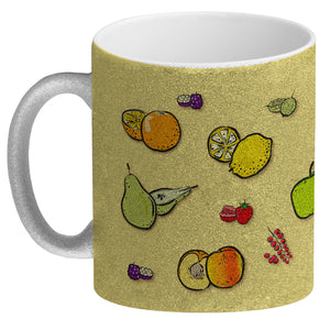 Kaffeebecher in lila zum Thema Obst mit verschiedenen Früchten