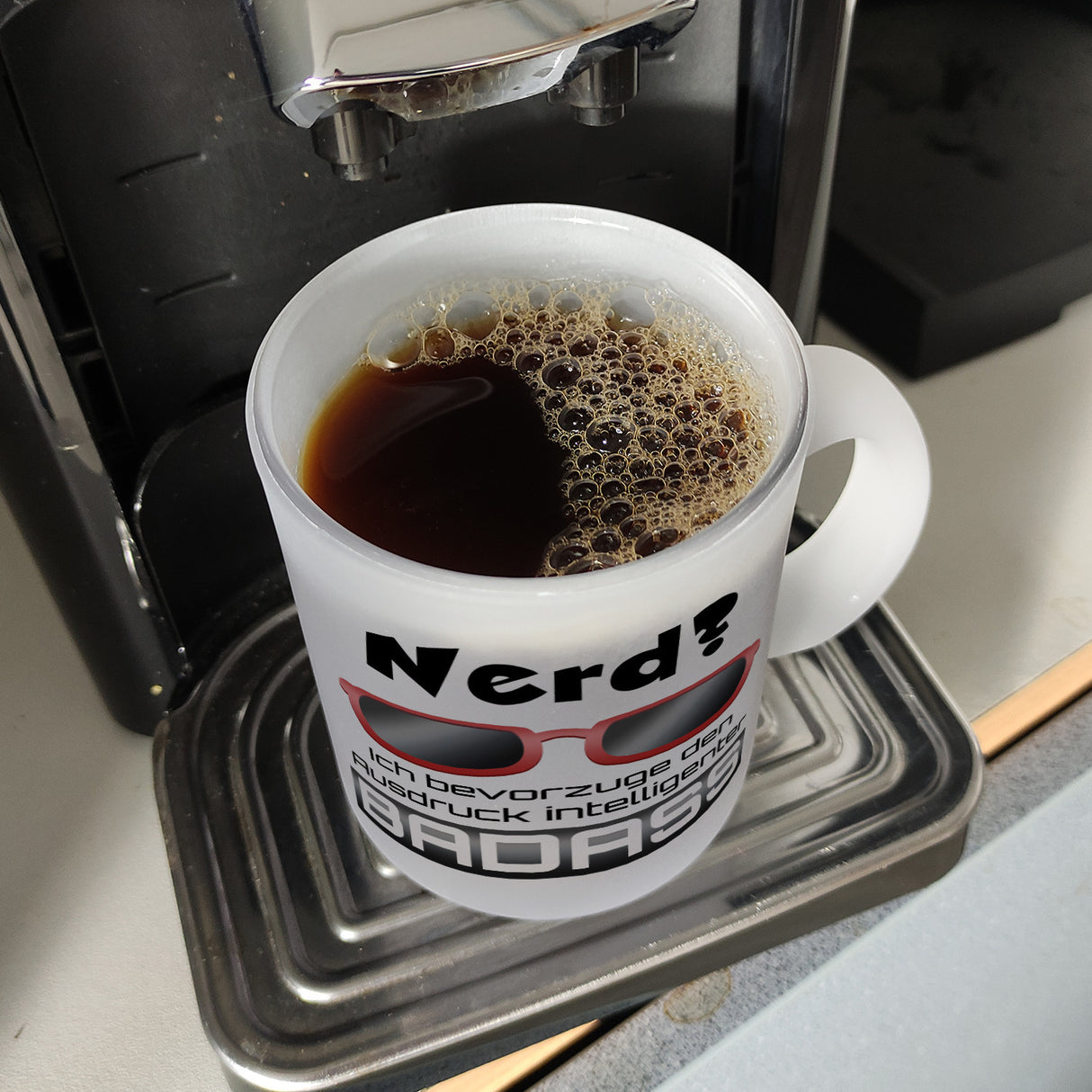 Nerd? - ich bevorzuge den Ausdruck intelligenter Badass Kaffeebecher