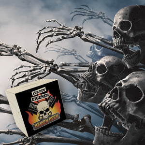 Für den eigenen heißen Ofen Spardose mit Totenkopf und Kolben