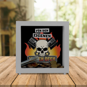 Für den eigenen heißen Ofen Spardose mit Totenkopf und Kolben