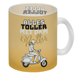 Alles toller mit dem Roller Kaffeebecher in {rosa} mit Rollerfahrerin
