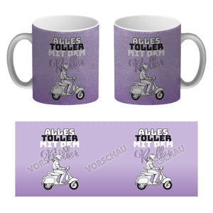 Alles toller mit dem Roller Kaffeebecher in {rosa} mit Rollerfahrerin