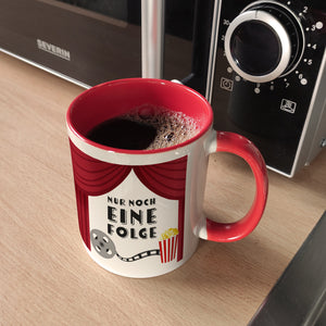 Nur noch eine Folge Kaffeebecher für Serienjunkies