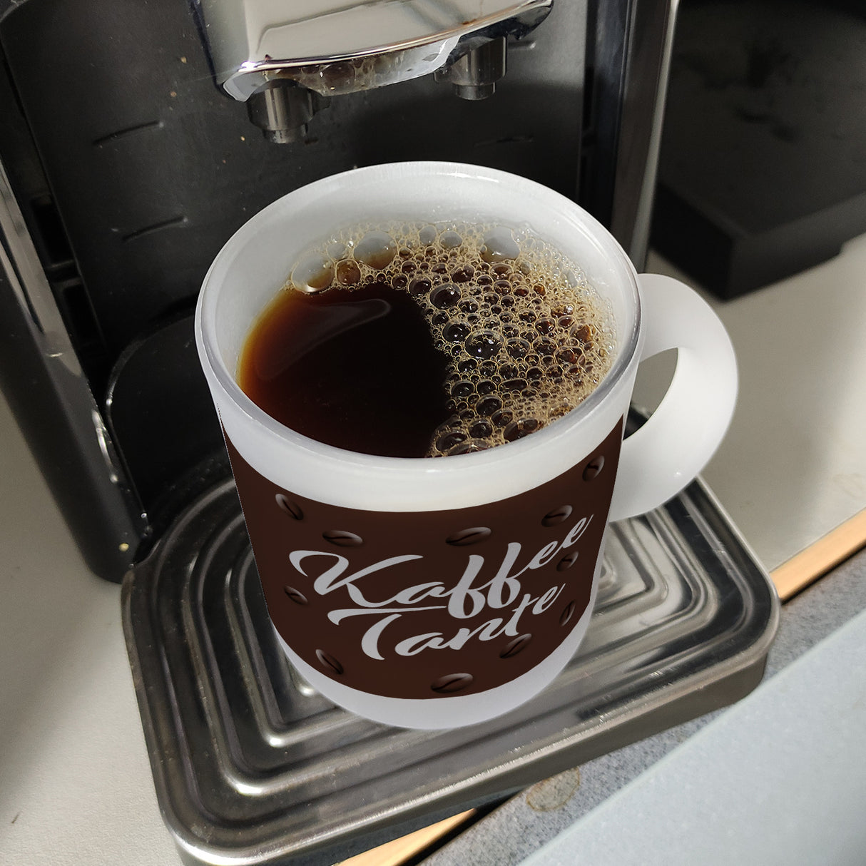 Kaffeetante Kaffeebecher zum Thema Koffeinjunkie