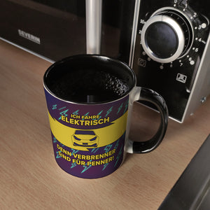 Ich fahre elektrisch, denn Verbrenner sind für Penner Kaffeebecher