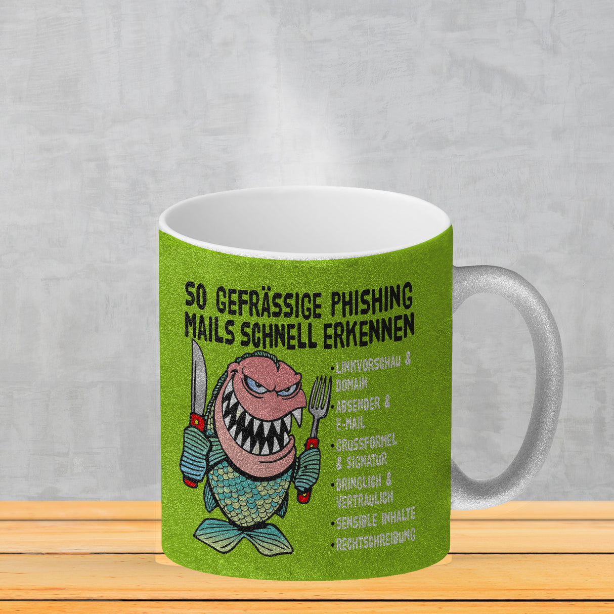 Kaffeebecher zum Thema Phishing Mails erkennen mit Fisch Motiv