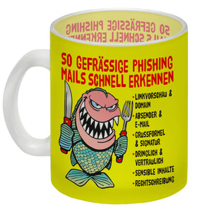 Kaffeebecher zum Thema Phishing Mails erkennen mit Fisch Motiv