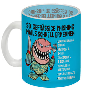 Kaffeebecher zum Thema Phishing Mails erkennen mit Fisch Motiv