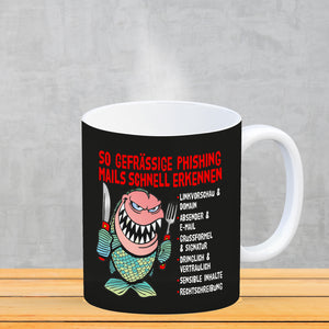 Kaffeebecher zum Thema Phishing Mails erkennen mit Fisch Motiv