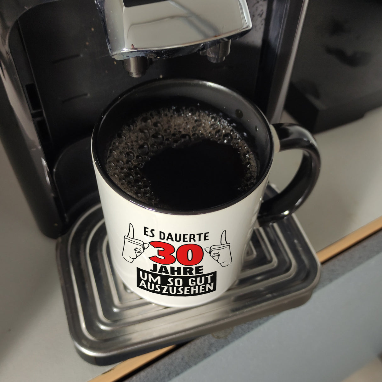 Kaffeebecher für den 30. Geburtstag mit Motiv: Gut aussehen