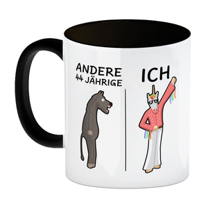 Witziger Kaffeebecher für den 44. Geburtstag mit Motiv: Andere und ich