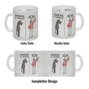 Witziger Kaffeebecher für den 44. Geburtstag mit Motiv: Andere und ich