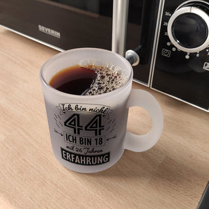 Witziger Kaffeebecher für den 44. Geburtstag mit Motiv: Erfahrung