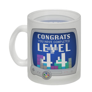 Witziger Kaffeebecher für den 44. Geburtstag mit Motiv: Gamer