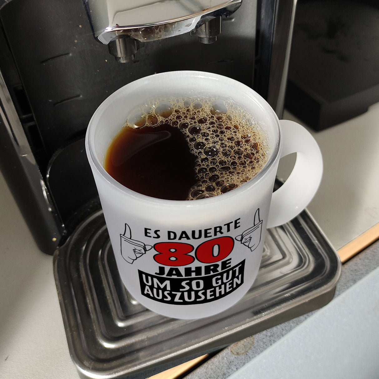Witziger Kaffeebecher für den 80. Geburtstag mit Motiv: Gutes Aussehen