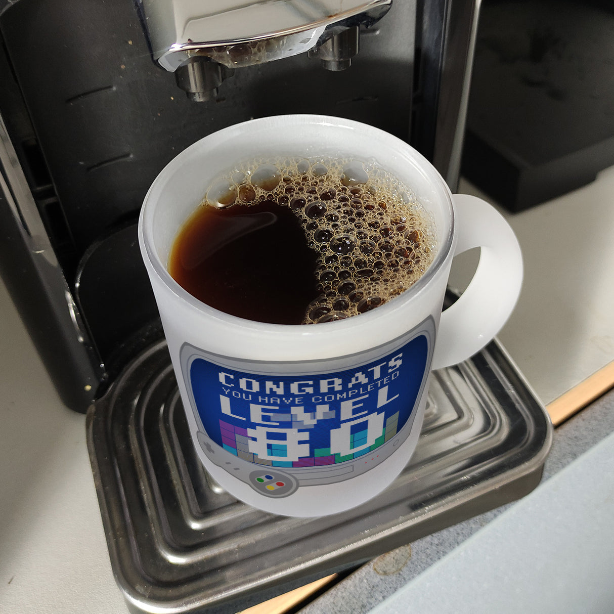 Witziger Kaffeebecher für den 80. Geburtstag mit Motiv: Gamer