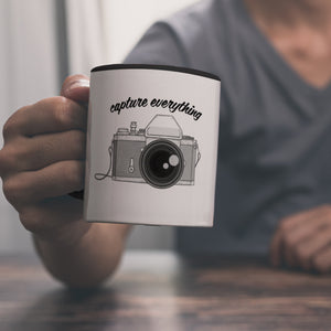 Capture everything Kaffeebecher mit Kamera Motiv für Fotografen