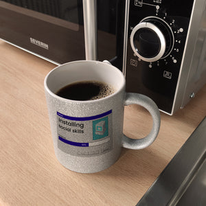 Installing social skills Kaffeebecher mit Computer Motiv