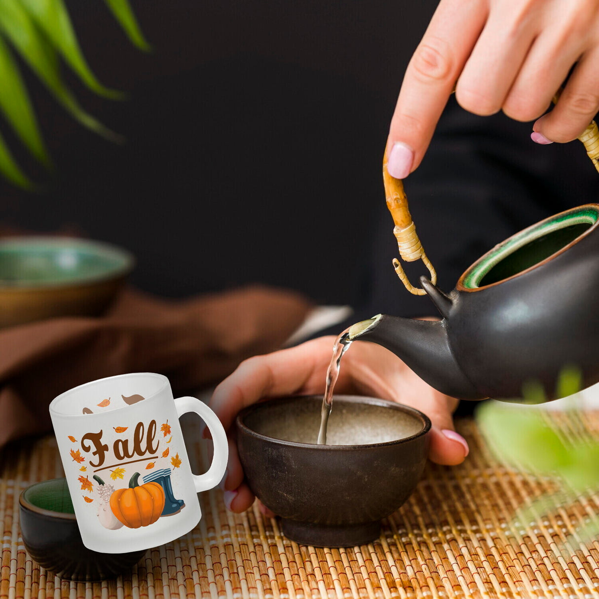 Fall Jahreszeit Herbst Kaffeebecher mit Kürbis und Laub