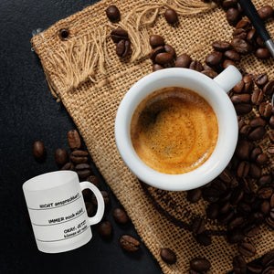 Ohne Kaffee nicht ansprechbar Kaffeebecher mit verschiedenen Gemütslagen