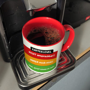 Kaffeelevel nicht ansprechbar Kaffeebecher mit verschiedenen Gemütslagen