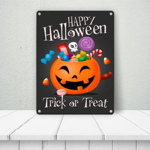 Happy Halloween Trick or Treat Metallschild in lila mit süßem Kürbis
