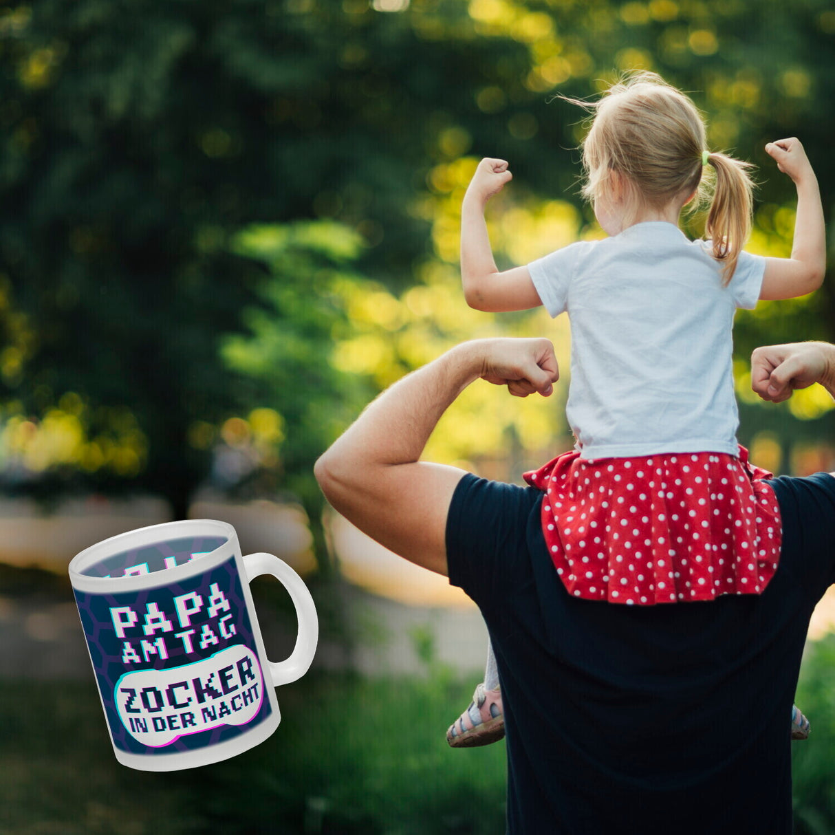 Papa am Tag - Zocker in der Nacht Kaffeebecher für Gamer und Väter
