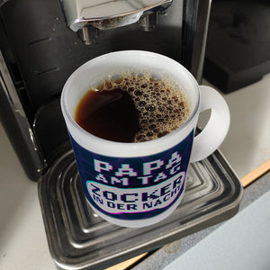 Papa am Tag - Zocker in der Nacht Kaffeebecher für Gamer und Väter