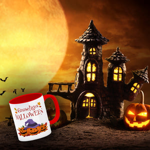 Gruseliges Halloween Kaffeebecher mit grinsenden Kürbissen