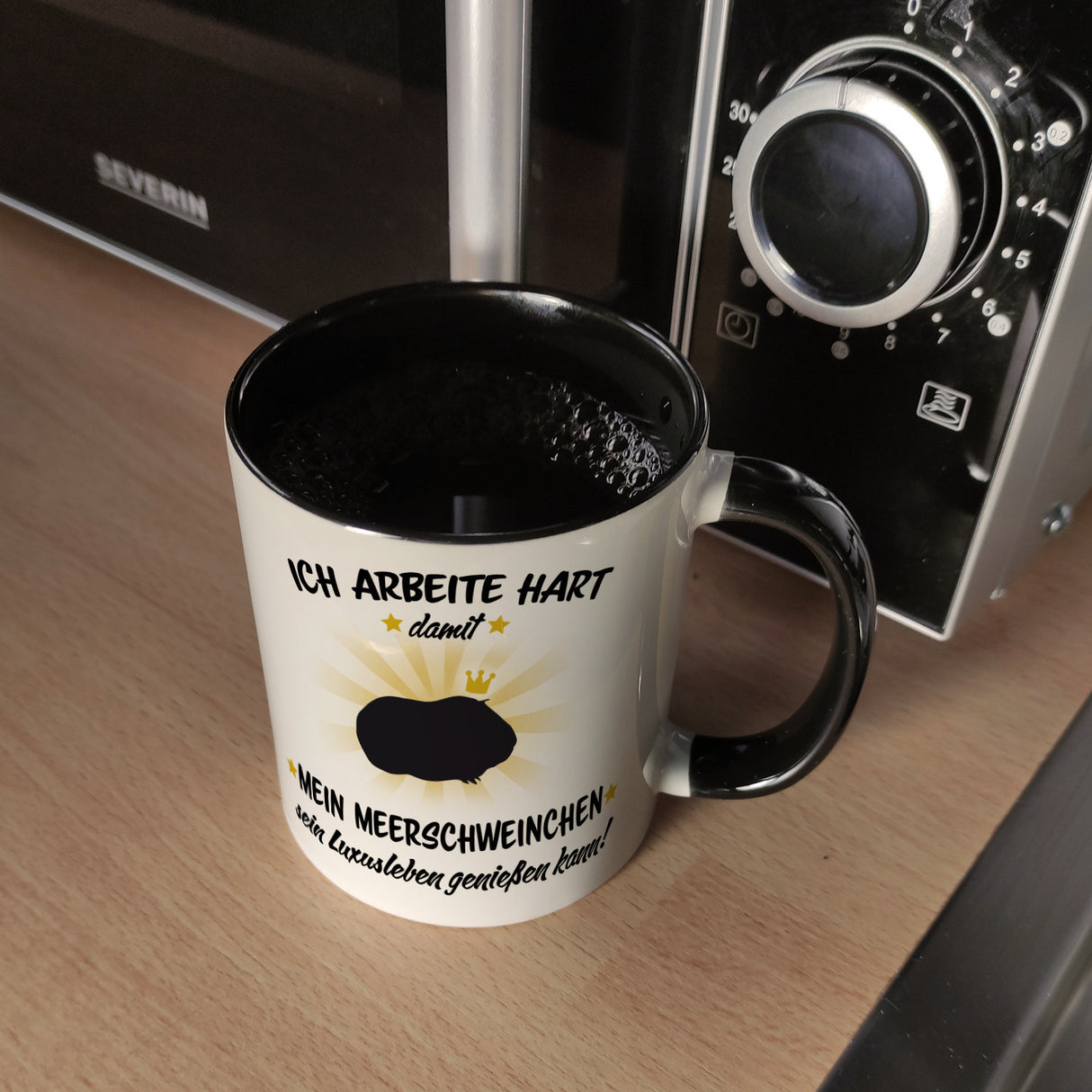 Ich arbeite hart für das Luxusleben meines Meerschweinchens Haustier Kaffeebecher